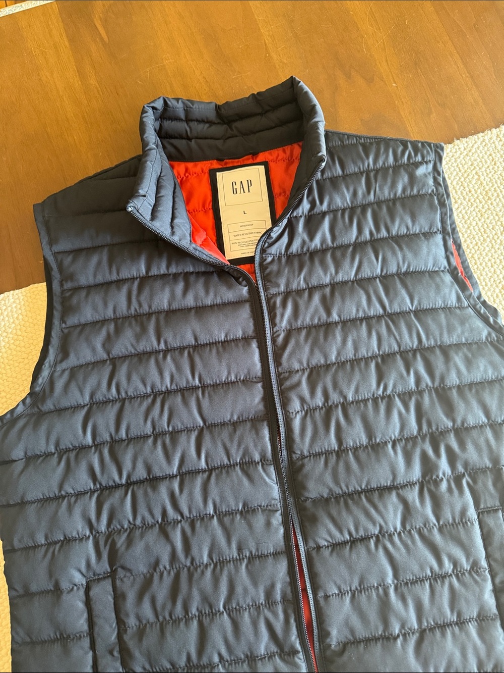 GAP Men’s Navy Quilted Puffer Vest with Red Interior